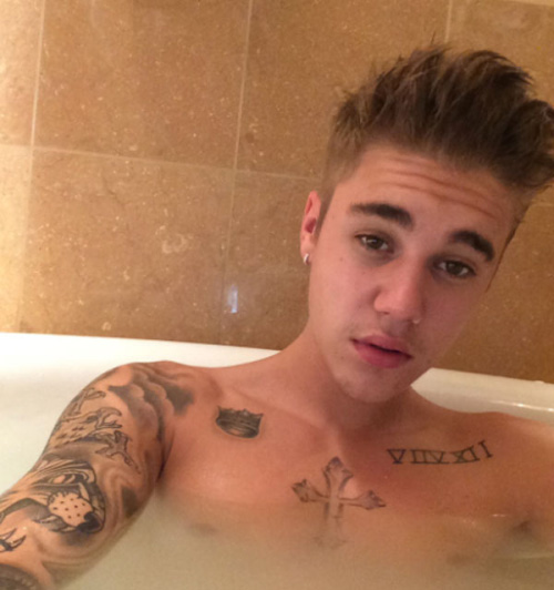 Celeb's Selfies That Are So Bad That They Are Actually Good